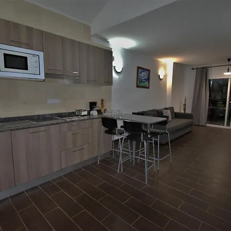 Апартаменты Casa Rojas *